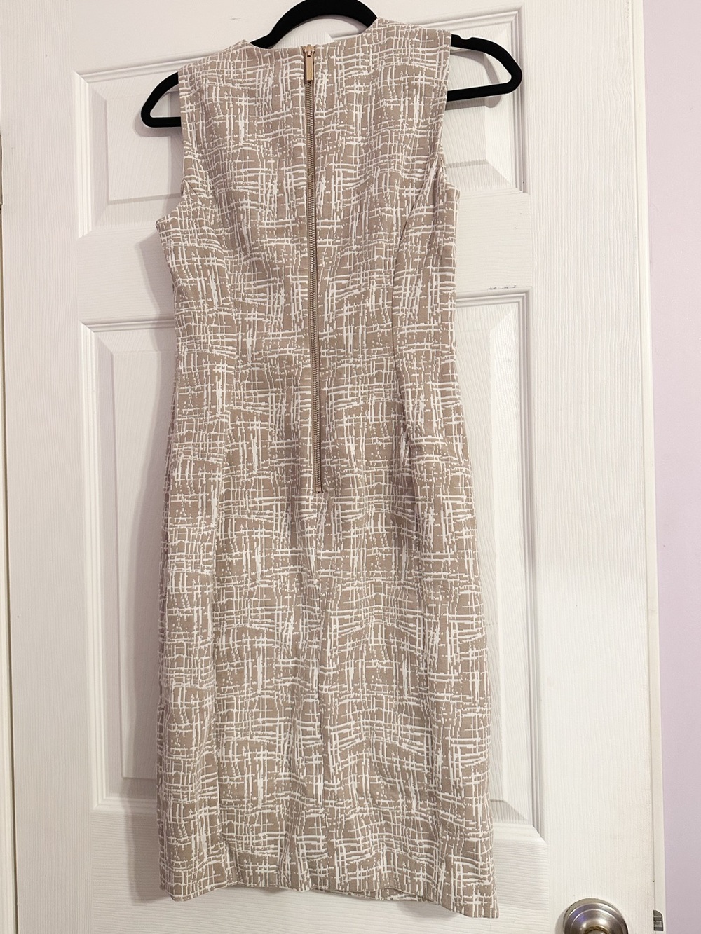Calvin Klein Beige and White Patterned Sheath Dress - Picture 2 of 6
